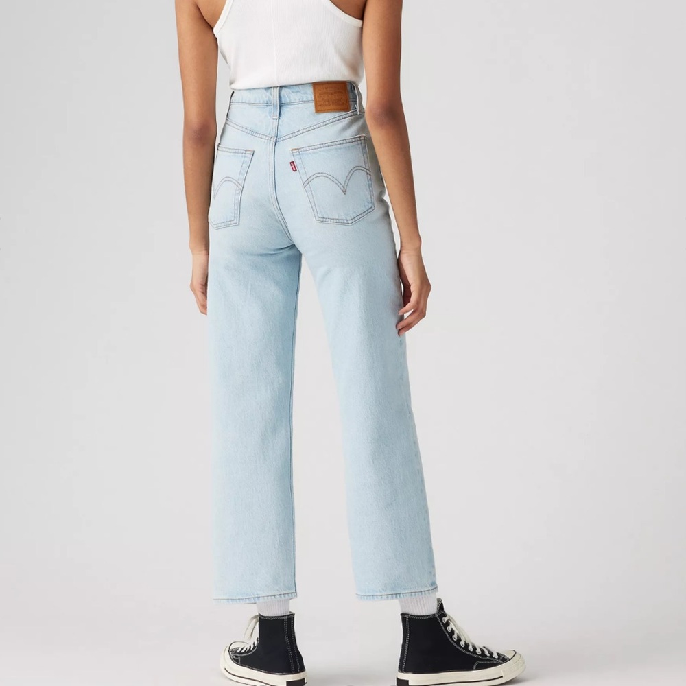 Levi’s ribcage straight ankle jeans size 27